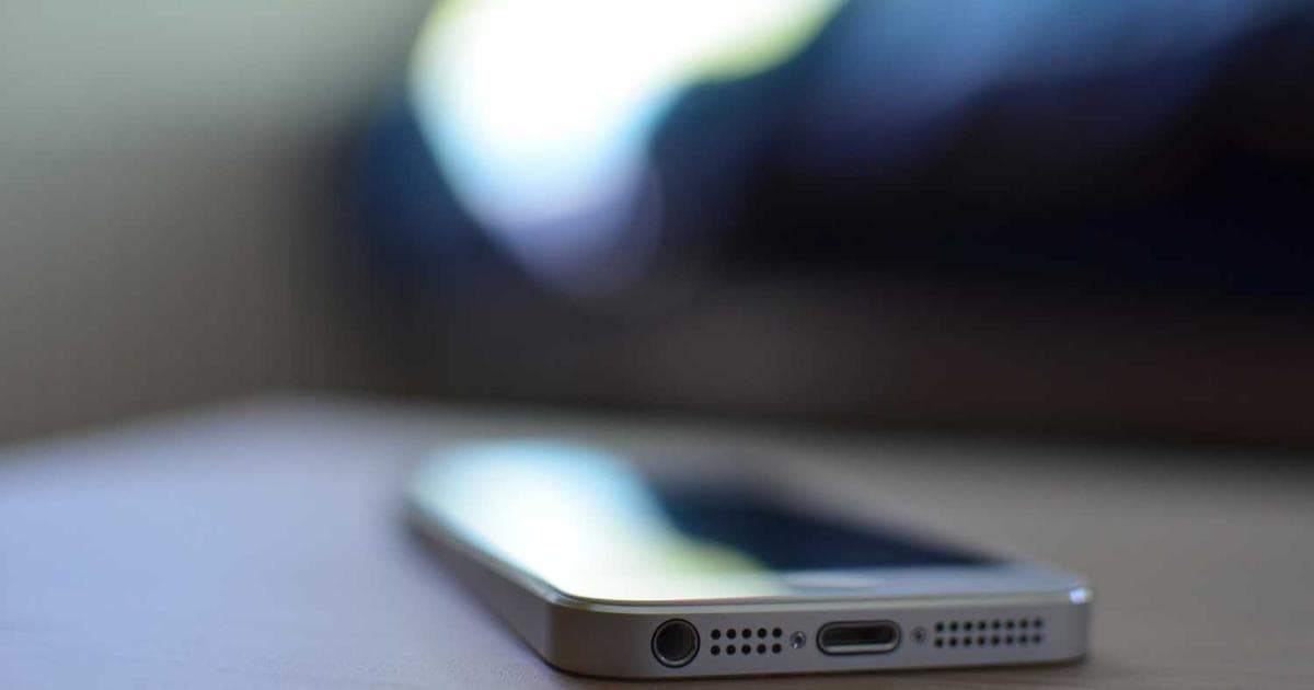 Why Apple Dictation Sucks (And What Actually Works for Business Communication)